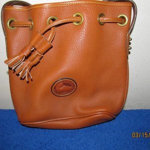 Dooney &Bourke vintage Tan leather bucket bag